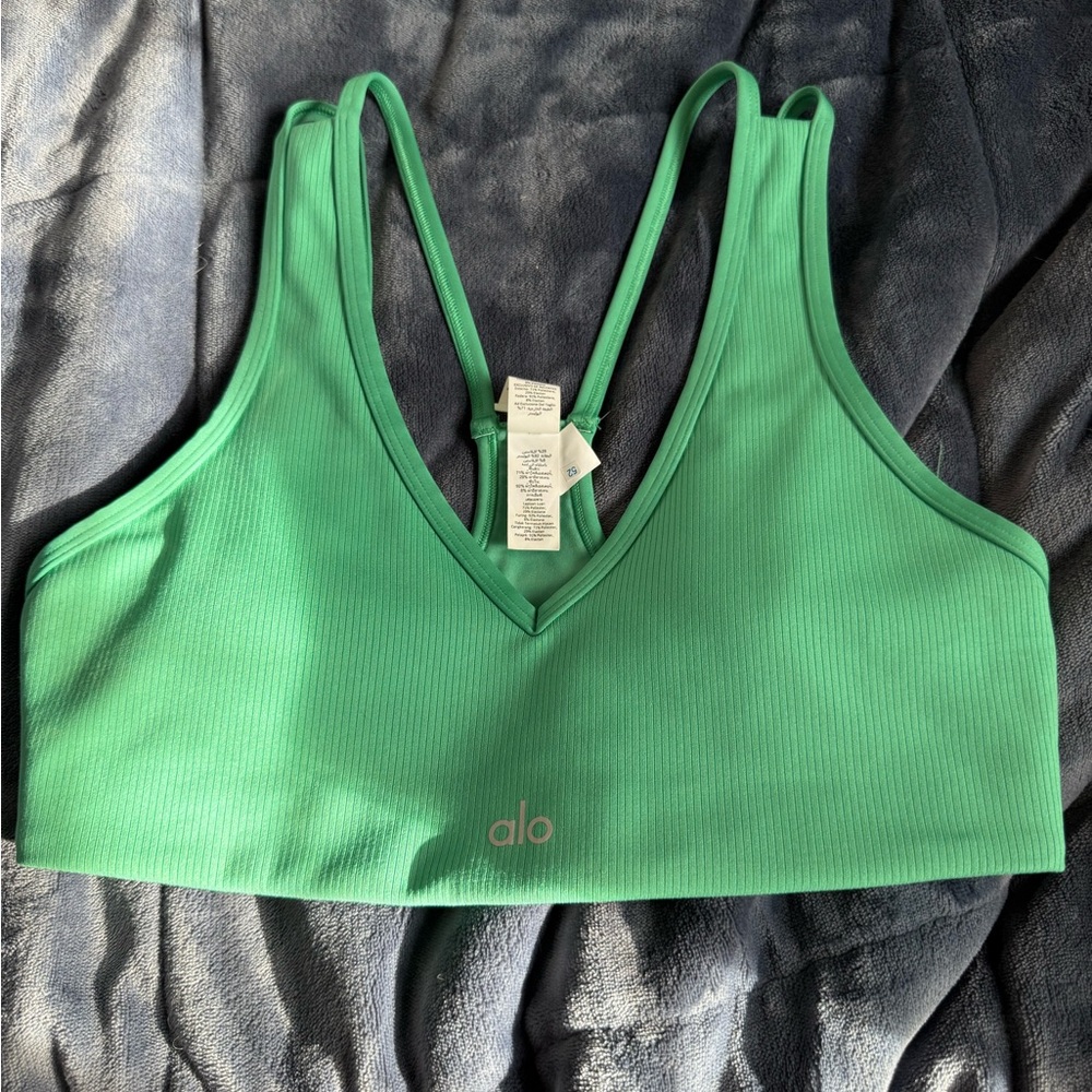 ALO Yoga Airlift Ribbed Jump Start V-Neck Bra
Color: Lettuce Sports Bra